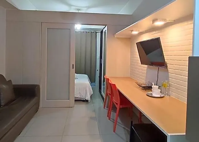 Отель Jazz Residences By Destina Stays, Makati, Metro Манила